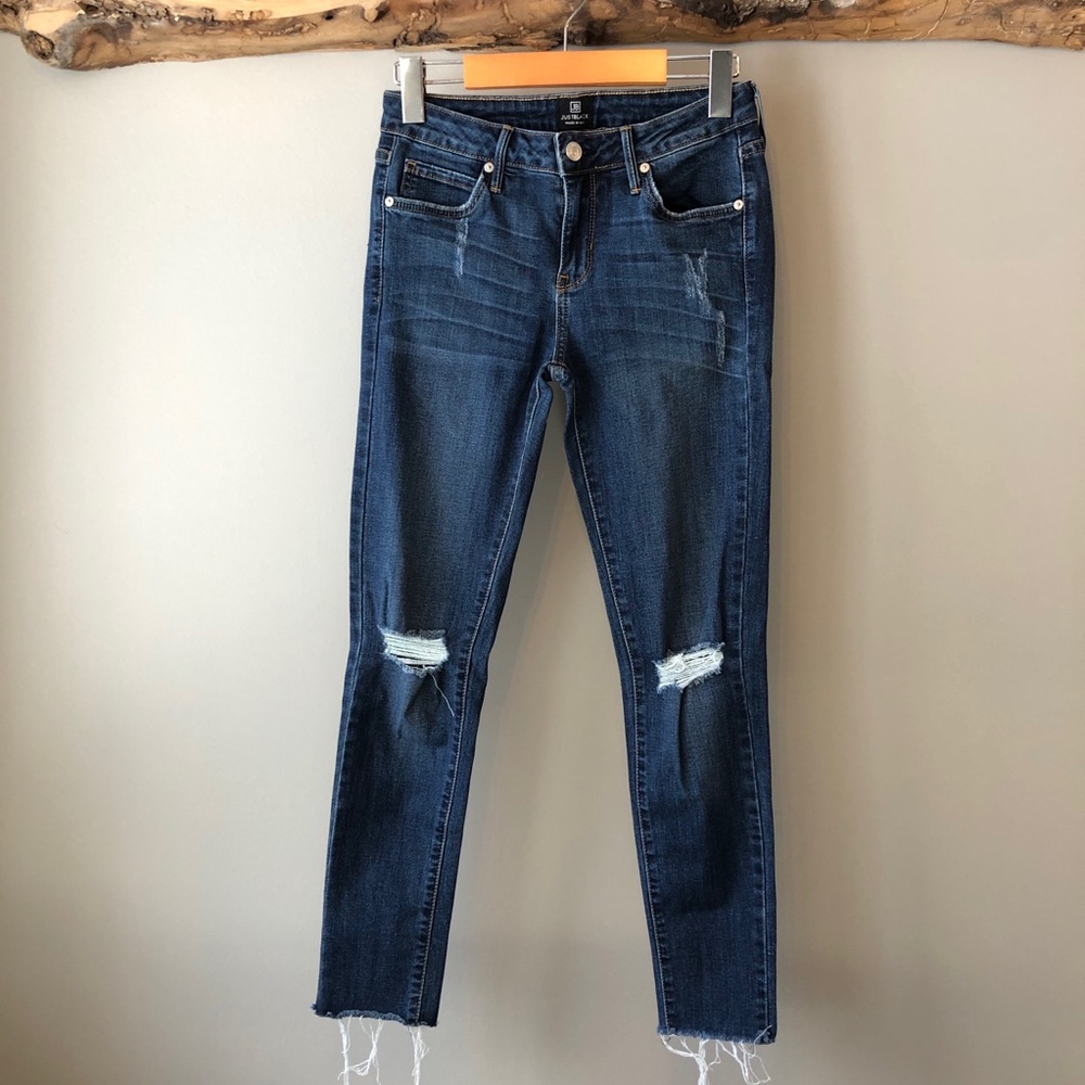 Just Black | Distressed Skinny Jeans